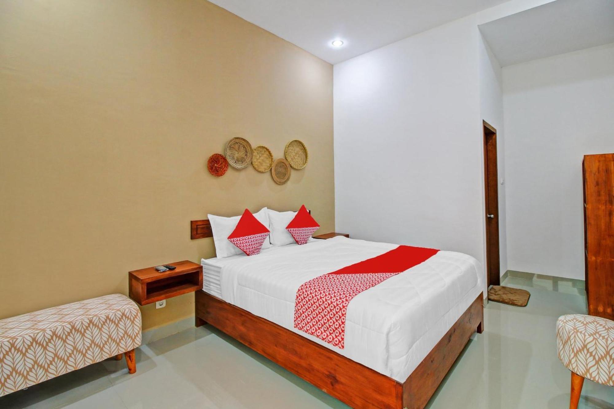 Oyo 90820 Madania Guesthouse Syariah ماتارام المظهر الخارجي الصورة